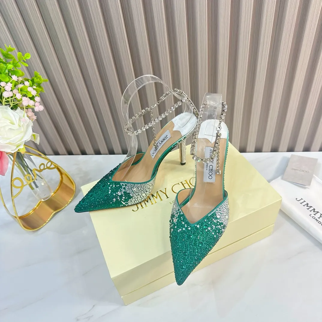 👟👟Ex-factory price 720👟👟 JIMMY CHOO (Jimmy CHOO) 💝💝💝 is a very comprehensive and noble fashion lifestyle brand. It has a series of women's high-heeled, medium-heeled, flat-heeled sandals with the same strap from major fashion bloggers and celebrities in Hong Kong and the United States.  The Australian pointed toe, round toe and square toe series are simply beautiful. Fall in love with elegance and playful sense of the future. Just by looking at them, you want to own them immediately, but you can really think about a pair of exquisite high heels~~~~~~~~~~~~~~~~~ 💝This series is specially designed for extraordinary and indifferent ladies, thus creating a unique overall effect, Jimmy Choo Design products that inspire women to move forward and show their charm💝💝💝 1⃣️Material: Imported silk hot diamond 2⃣️Inner: Imported Italian lambskin, super soft and delicate 3⃣️Outsole: Imported Italian original original color genuine leather outsole Heel height 10.cm (8.5/6.5cm can be made) 4⃣️Code number: 35-39 (34.40.41.42 customized)